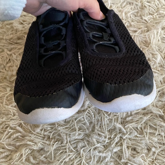 Nike Air Max Motion 2, children youth Girls Shoes, size 3Y. - Picture 8 of 9